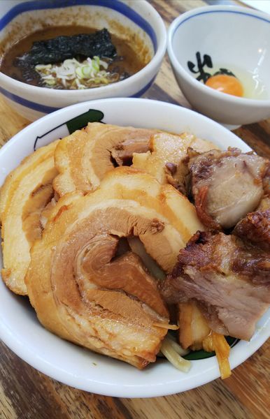 「つけ魚（大）＋豚増し＋トロ豚＋生卵」@雷 北松戸本店の写真