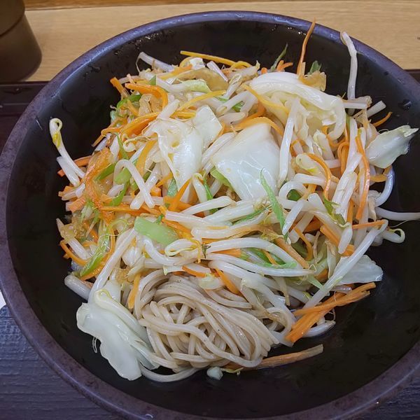 「野菜たっぷりそば」@いわもとQ 歌舞伎町店の写真
