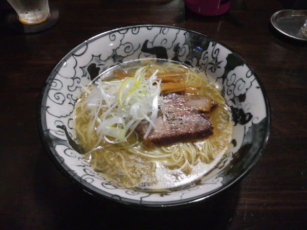 「焼きアゴ煮干のしおらーめん」@らーめん こてつの写真