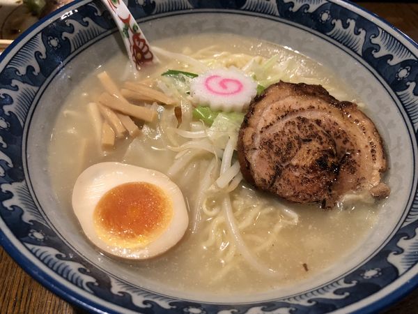 「塩ラーメン＋つまみ＋アルコール」@支那そばとんぼの写真