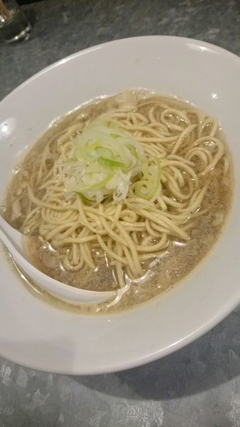 「かけらぁめん（醤油）650円 ＋背脂」@らぁめん家 有坂の写真