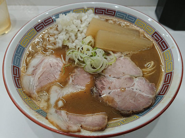 「煮干鰮豚骨らーめん、特濃、玉ねぎ」@煮干鰮豚骨らーめん 嘉饌の写真