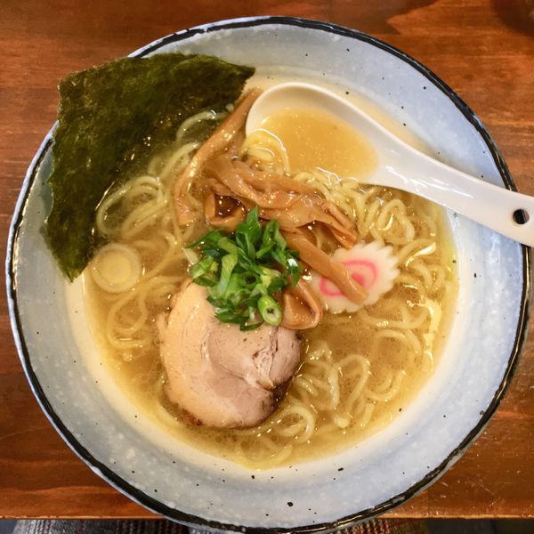 「塩らーめん 730円」@らーめん ひとふんばりの写真