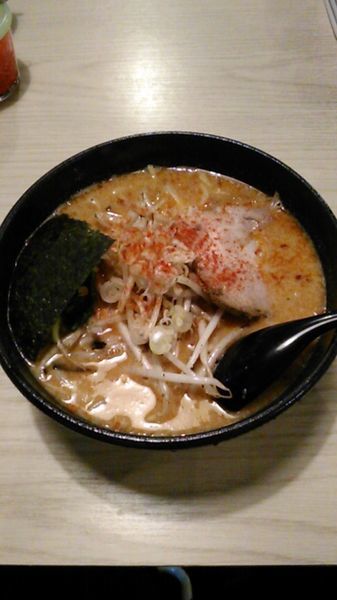 「辛味噌らーめん 860円 ラーパス特典 ウーロン茶」@麺屋 はちまるの写真