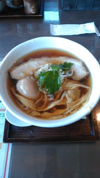 「しょうゆらーめん　650円　ラーパス特典　味玉」@麺工房 かなでの写真