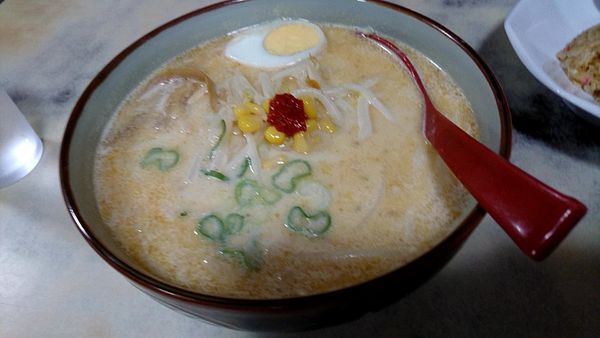 「白みそらーめん　750円」@手打ラーメン 暖宝の写真