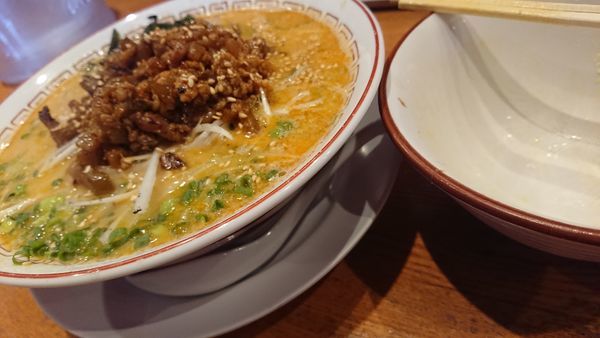 「担々麺」@天然豚骨ラーメン専門店 よってっ亭の写真