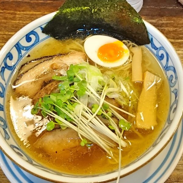 「チャーシュー麺　白　1004円」@野田醤油ラーメン 麺屋あじくま 柏インター店の写真