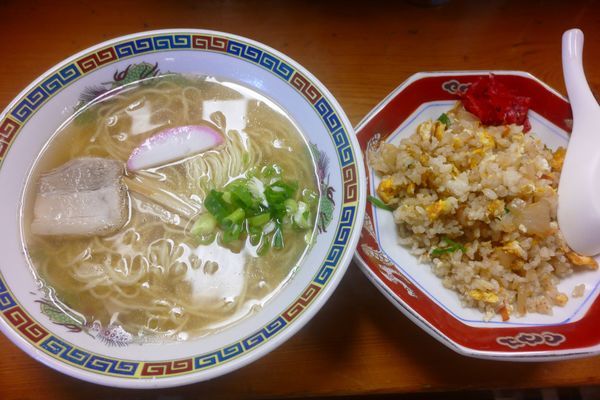 「半チャンラーメン¥800」@ひろし食堂の写真