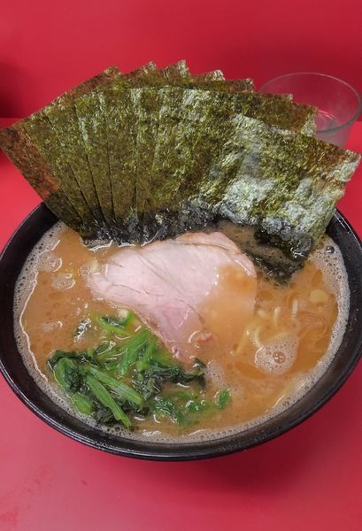 「醤油豚骨ラーメン(海苔増し)」@ラーメン杉田家の写真