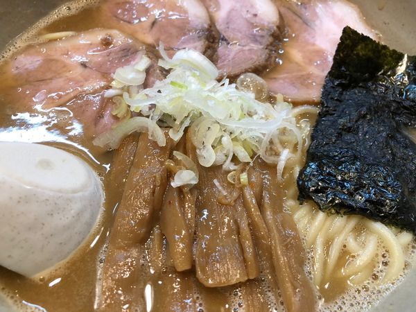 「らーめん（大）＋チャーシュー」@麺屋吉左右の写真