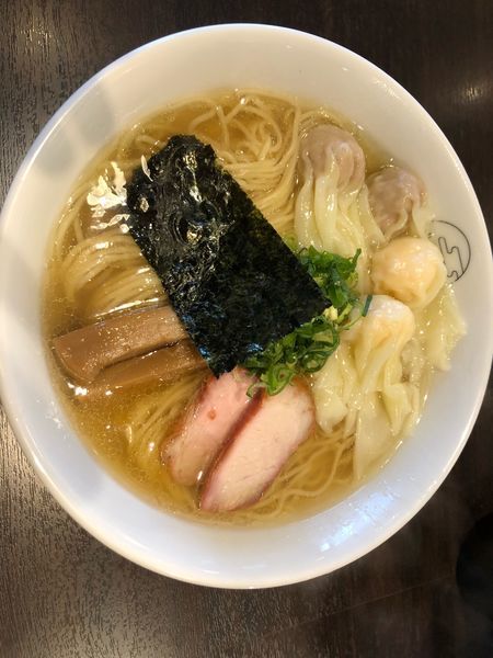 「特製ワンタン麺 白ダシ（ハーフ） 大盛り」@八雲の写真