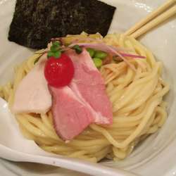 濃厚辛つけ麺(約200g弱)、大盛り(約100g)