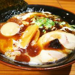 黒味玉豚骨ラーメン