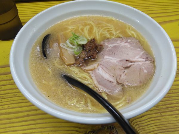 「しお」@牛骨らーめん ほうき屋の写真