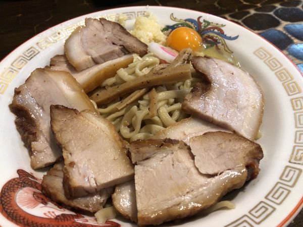 「必殺肉油そば780円 生卵 50円 ﾆﾝﾆｸ30円」@裏龍介の写真