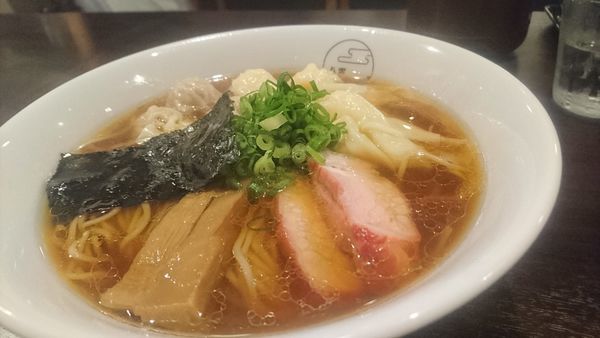 「特製ワンタン麺(黒)」@八雲の写真