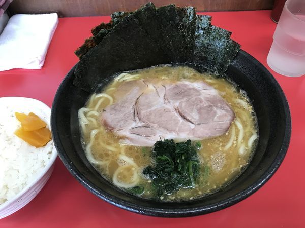 「ラーメン 海苔増し ＋ ライス」@横浜家系  一二三家の写真