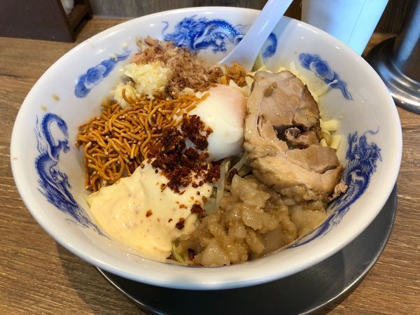 「まぜそば 温玉有り 全部入り ¥880」@ジャンクガレッジ 狭山店の写真