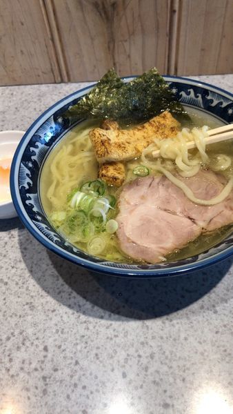 「塩ラーメン＋温玉」@五輪書の写真