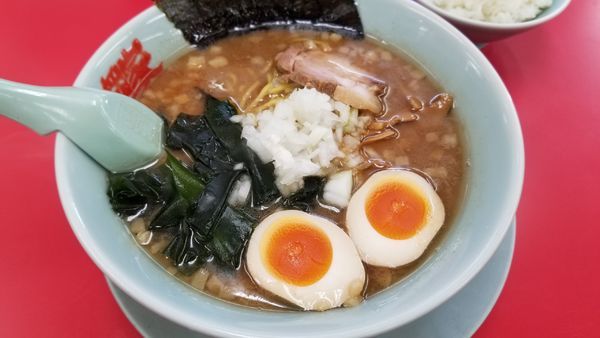 「期間限定　プレミアム醤油とんこつ　味玉セット」@山岡家 松本店の写真