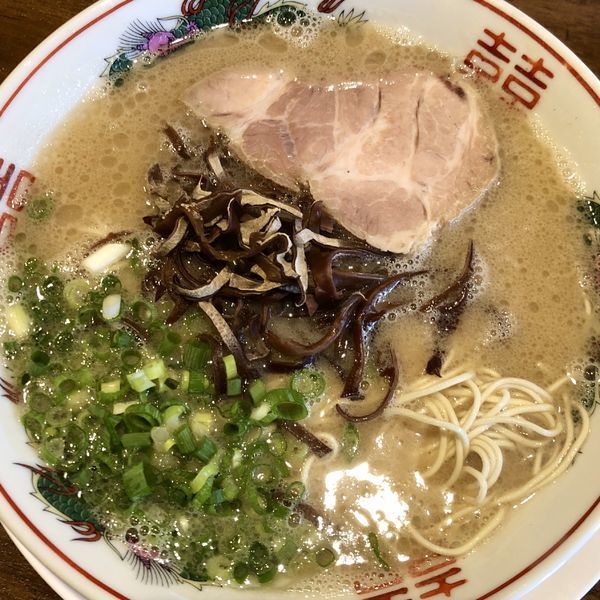 「豚骨ラーメン（ハリガネ）＋替玉」@ラーメン池田の写真