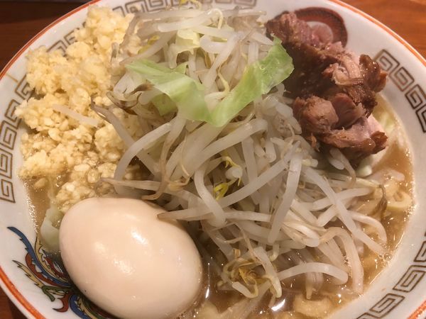 「小ラーメン＋味玉＋ニンニク」@豚山 町田店の写真