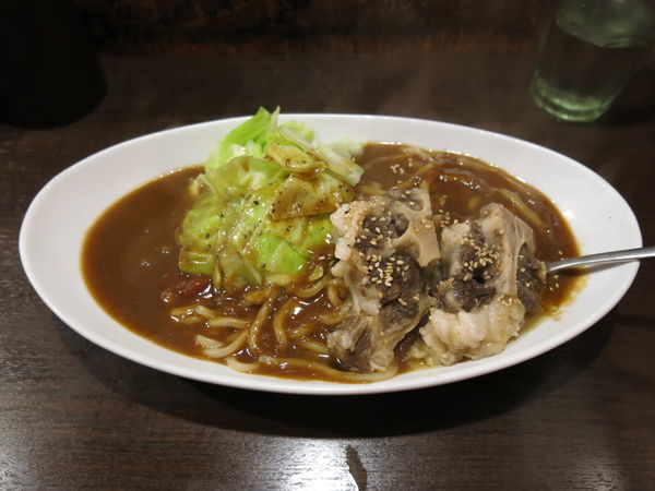 「まぜそばカレー＋国産牛テール：920円＋200円」@広尾のカレーの写真