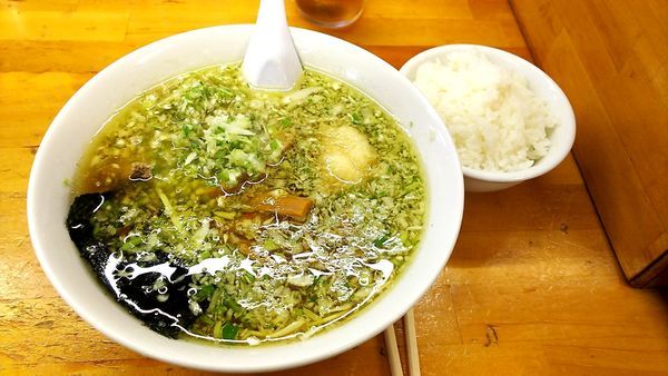 「醤油ラーメンとライス」@珉珉の写真
