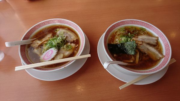 「新極上中華そば(左)&中華そばクラシック(右)」@幸楽苑 町田成瀬店の写真