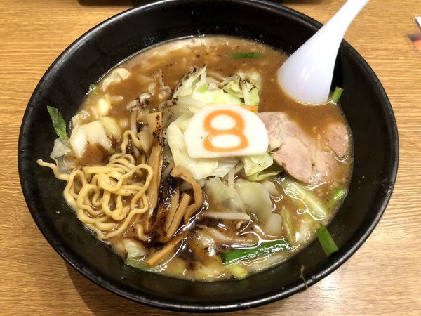 「野菜こく旨らーめん（745円）」@8番ラーメン 福井駅店の写真