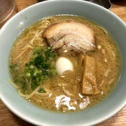 醤油ラーメン太麺（800円）