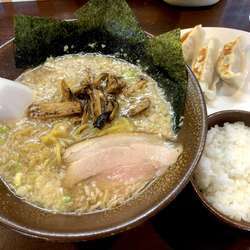 餃子セット（990円）らーめん・餃子・ごはん小