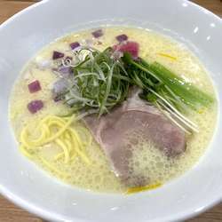 鶏白湯soba（880円）