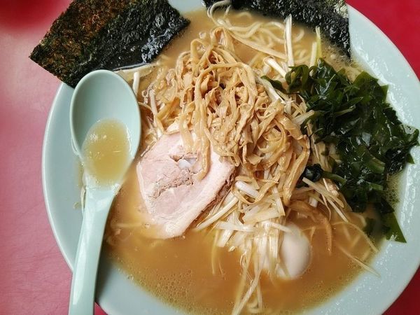 「ぬるいネギラーメン＋味付け玉子」@ラーメンショップ幸手 金田亭の写真