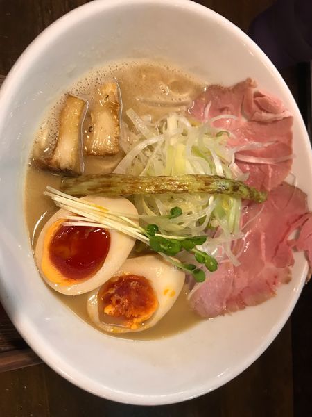 「極濃らーめん 味玉プラス@850」@麺69チキンヒーローの写真