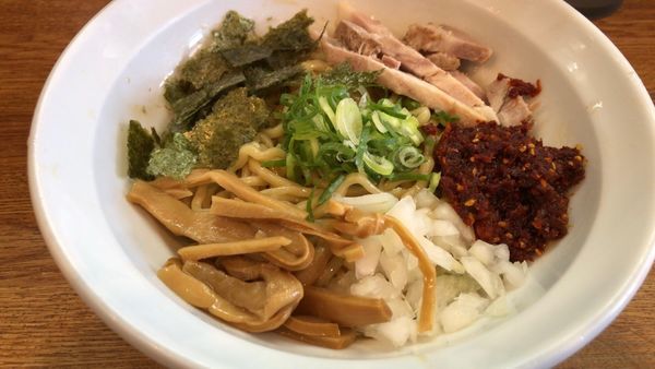 「海老辛油そば」@ラーメン 月麺の写真