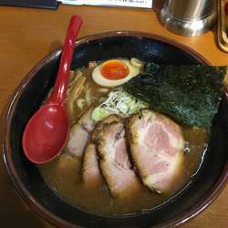 濃厚中華そば 730円 + チャーシュー 250円