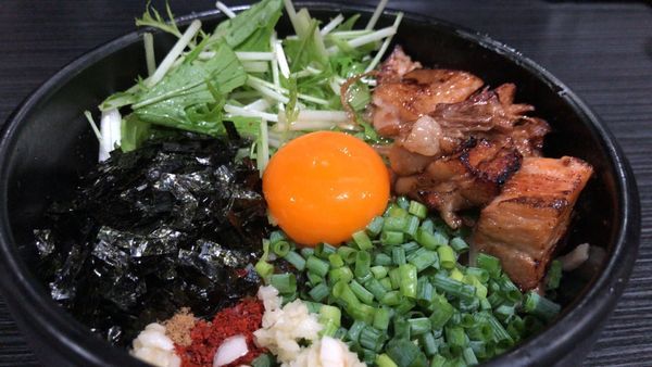 「看板のまぜそば」@らーめんまぜそば あらし 錦本店の写真