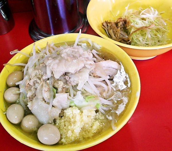 「小ラーメン（麺少なめ）＋味ネギ＋うずらの卵」@ラーメン二郎 茨城守谷店の写真