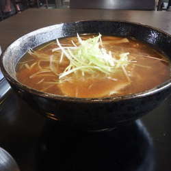 しょうゆ味　中華そば　小