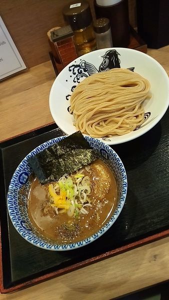 「濃厚つけ麺８９０円」@日本の中華そば富田 成田空港店の写真