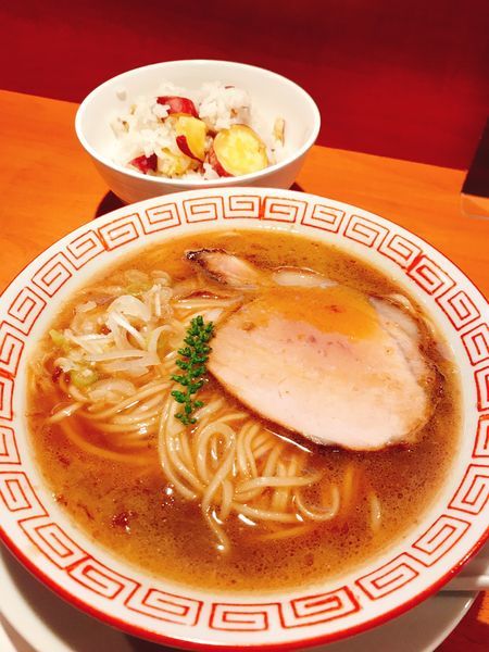 「さつま地鶏濃厚ラーメン&サツマ芋ご飯セット1000円」@食堂酒場 Graciaの写真