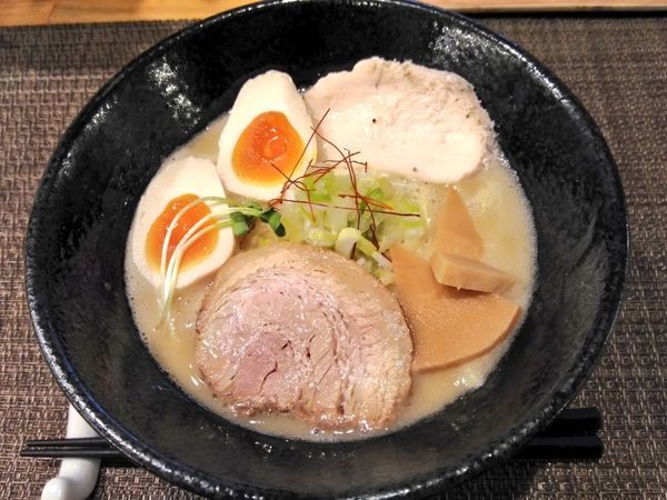 「数量限定 超濃厚鶏白湯」@らぁ麺 やな木の写真