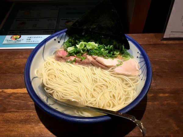 「特製弓削塩らーめん」@ねいろ屋 神保町店の写真