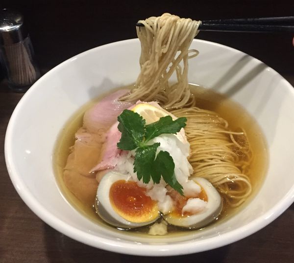 「ラーメン金850円」@八咫烏の写真