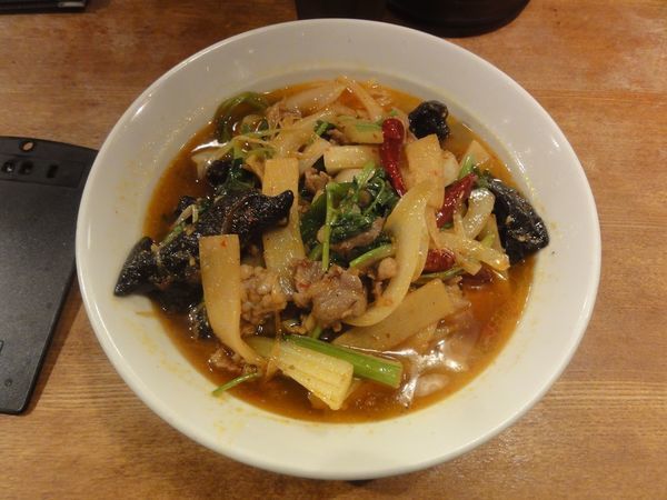 「羊のスパイシースープ麺」@万豚記 京都 錦小路店の写真