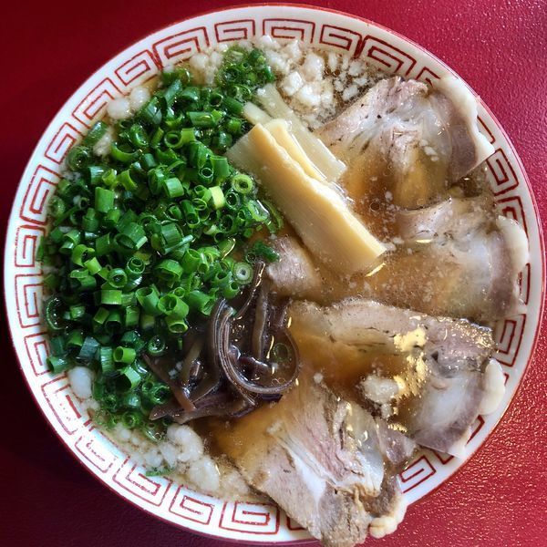 「チャーシュー平打ち麺 (800円)」@麺屋 勝 十銭の写真