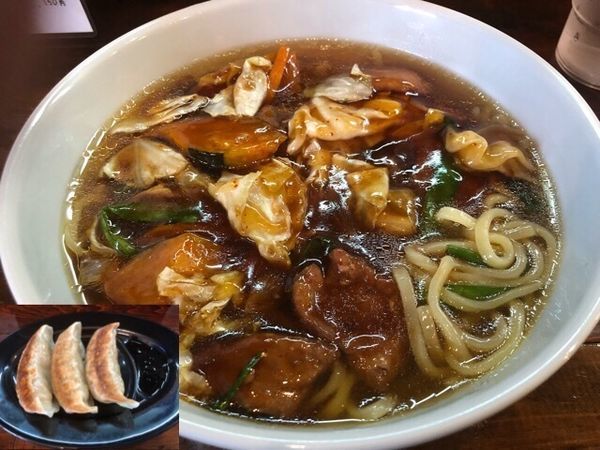 「スタミナラーメン（並）750円、餃子330円」@スタミナラーメン 日向の写真