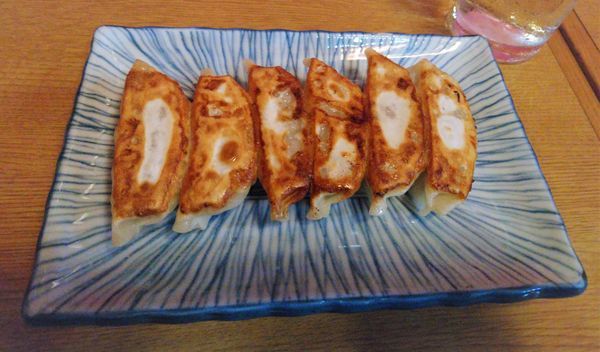 「餃子(6個)　500円」@浅草坦坦亭の写真